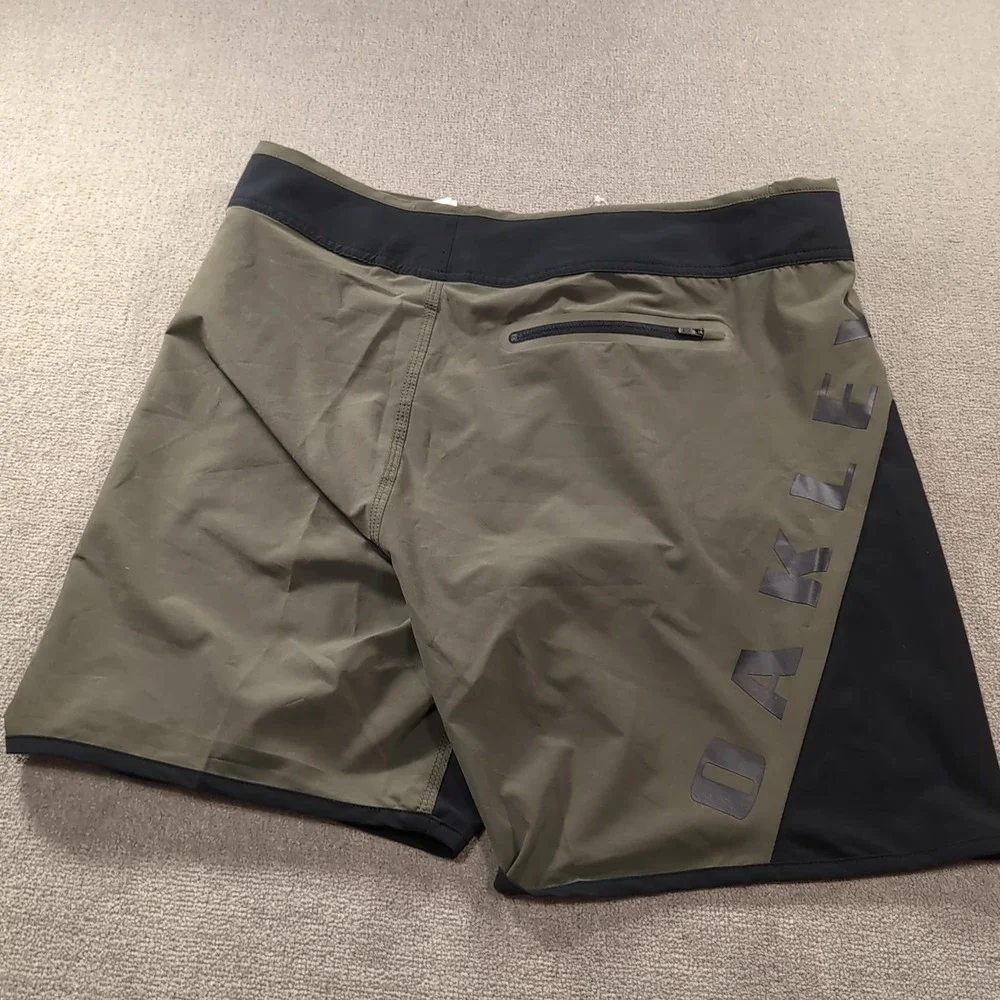 Oakley Floater Angle Block 18in Ultimate Blackout Boardshorts‎ Green Black NWT